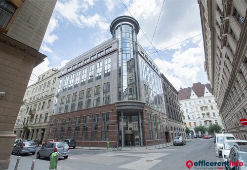 Offices to let in Flexible workspace in Regus President Centre