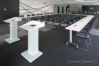 Funkcionális kialakítás és természeti design a konferenciatermekben - Avis lobby 2.
