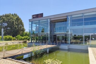 Discover many ways to work your way in Regus Dobogokoi