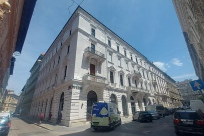 Kiadó  V.  Báthory utcában  168 m²-es, teljes körűen felújított, ingatlan.