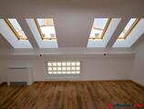 Offices to let in Alfa HUB Office 4