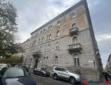 Offices to let in 1062. Bajza utcában az Anrássy útnál kiadó 268 nm-es világos, jó állapotú lakás iroda