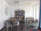 F épület lobby