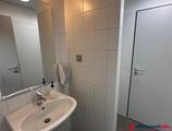 Offices to let in M156 Irodaház