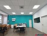 Offices to let in 1135. 3-as metró közelében Lomb utcában B kategóriás irodaházban  utcai bejáratú üzlet irodának is kiadó