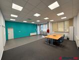 Offices to let in 1135. 3-as metró közelében Lomb utcában B kategóriás irodaházban  utcai bejáratú üzlet irodának is kiadó
