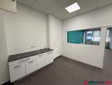 Offices to let in 1135. 3-as metró közelében Lomb utcában B kategóriás irodaházban  utcai bejáratú üzlet irodának is kiadó