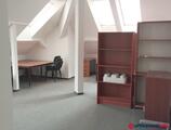 Offices to let in XIV. kerületben Stadionoknál  tetőtéri 125 nm -es tetőtéri hangulkatos iroda kiadói