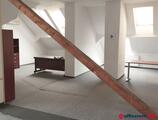Offices to let in XIV. kerületben Stadionoknál  tetőtéri 125 nm -es tetőtéri hangulkatos iroda kiadói