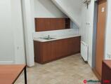 Offices to let in XIV. kerületben Stadionoknál  tetőtéri 125 nm -es tetőtéri hangulkatos iroda kiadói