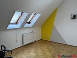 Offices to let in III. Seregély utcában belső 2 szintes önálló iroda kiadó