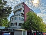 Offices to let in YACHT Irodaház