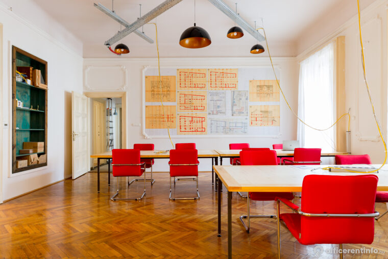 Offices to let in Collabor8District