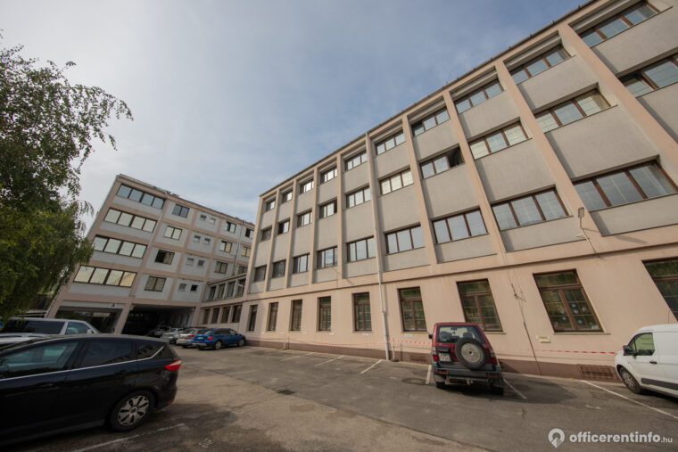 Offices to let in Montur Office