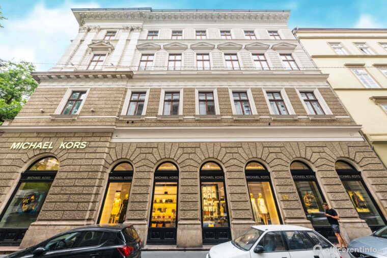 Offices to let in Ullmann Palota