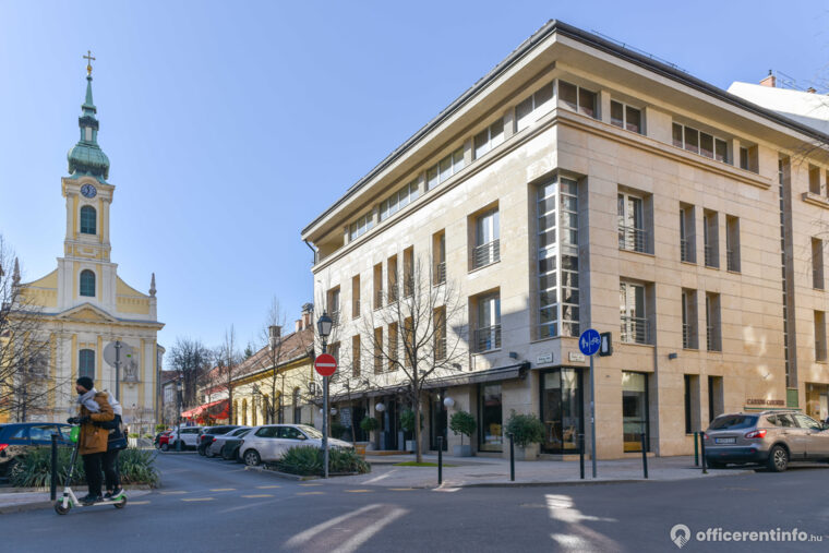 Offices to let in Pauler Corner Irodaház