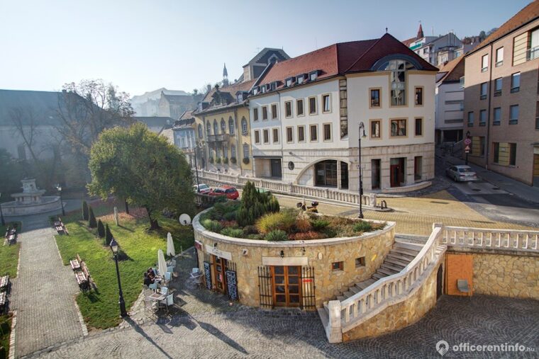 Offices to let in Corvin Ház