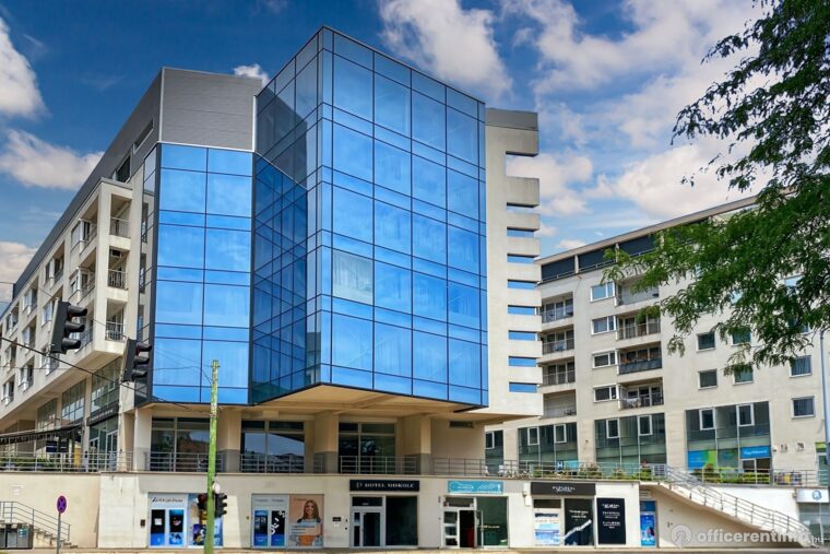 Offices to let in Discover many ways to work your way in  Regus Macropolis