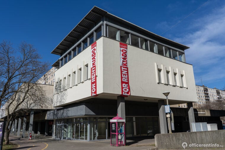 Offices to let in Vivax Kft