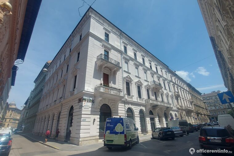 Offices to let in For Rent: A fully renovated 168 m² property on V. Báthory Street.