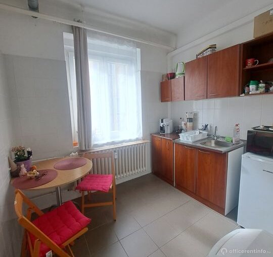 Offices to let in XIII. Victor Hugó utcában  egészségügyi tevékenységre kialakított ingatlan kiadó