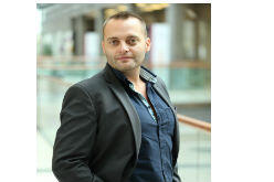 Futureal: mernek építkezni Futureal: mernek építkezni