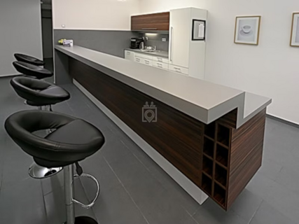 Offices to let in All inclusive rugalmas munkavégzési lehetőségek a Regus First Siteban
