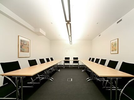 Offices to let in All inclusive rugalmas munkavégzési lehetőségek a Regus First Siteban