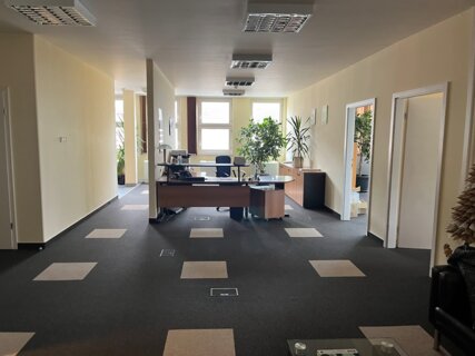 Offices to let in Bright Site Office