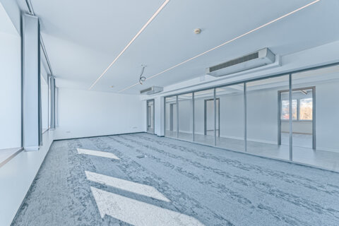 Offices to let in Korzo by Alfa Irodaház