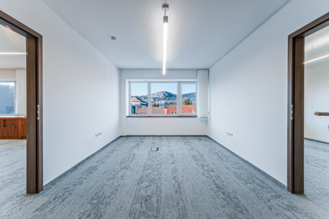 Offices to let in Korzo by Alfa Irodaház
