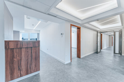 Offices to let in Korzo by Alfa Irodaház