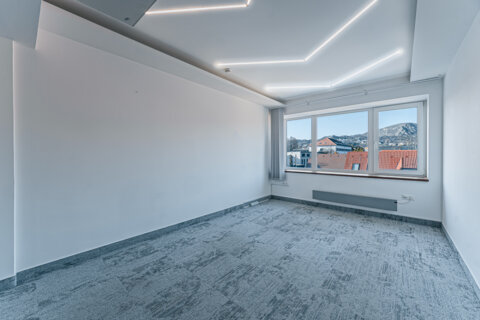 Offices to let in Korzo by Alfa Irodaház