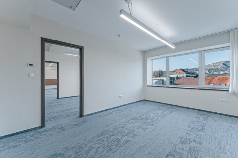Offices to let in Korzo by Alfa Irodaház