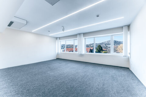 Offices to let in Korzo by Alfa Irodaház
