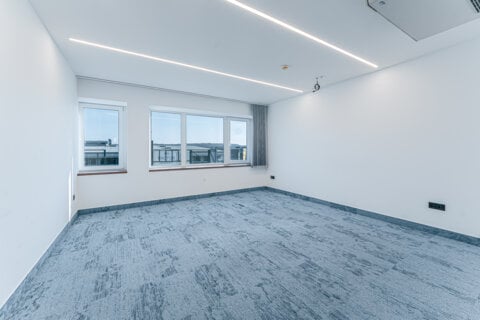 Offices to let in Korzo by Alfa Irodaház