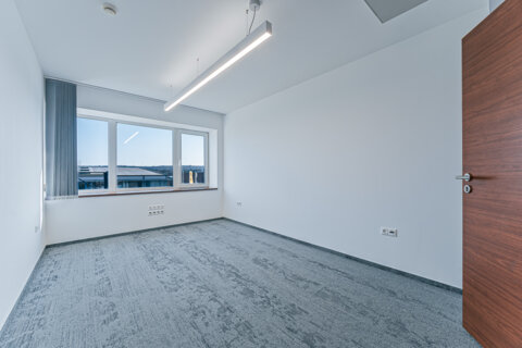 Offices to let in Korzo by Alfa Irodaház