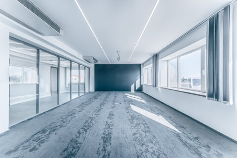 Offices to let in Korzo by Alfa Irodaház