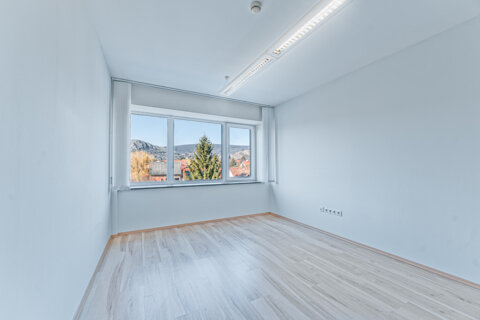 Offices to let in Korzo by Alfa Irodaház