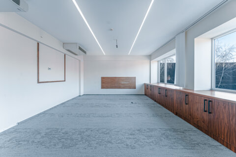 Offices to let in Korzo by Alfa Irodaház