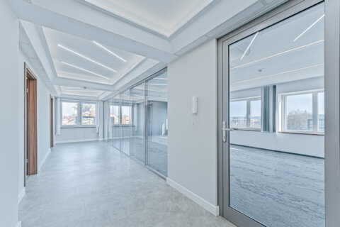 Offices to let in Korzo by Alfa Irodaház