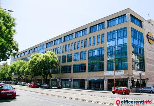 Offices to let in Multi Plaza