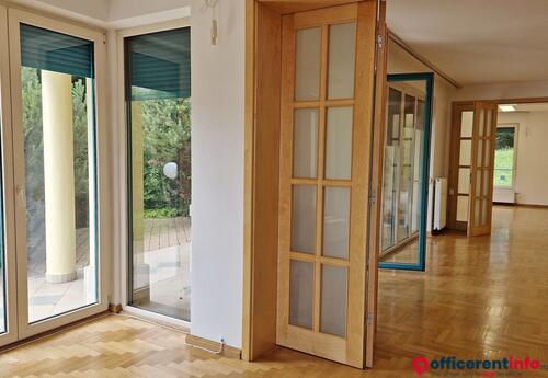 Offices to let in Vérhalom, csendes mellékutca