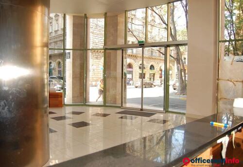 Offices to let in Blaha Lujza térnél kedvezményes áron  kínálunk 100 bm -es irodát!