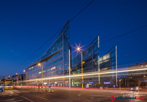 Offices to let in Alkotás Point