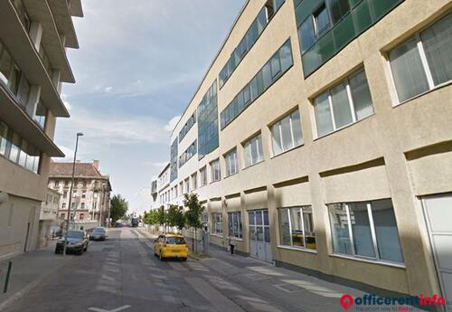 Offices to let in 1135. 3-as metró közelében Lomb utcában B kategóriás irodaházban  utcai bejáratú üzlet irodának is kiadó
