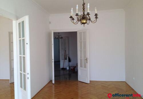 Offices to let in Kiadó V. kerületben Mérleg utcában, Deák térre néző, egy 3 szobás, 101 nm-es lakás  iroda részére is.