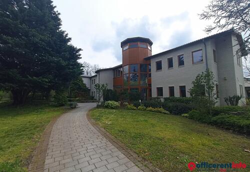 Offices to let in Magrovet Group kft