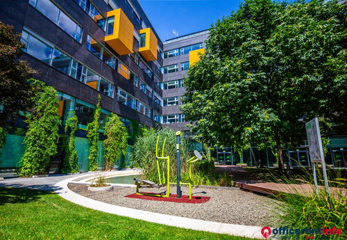 Offices to let in Green House