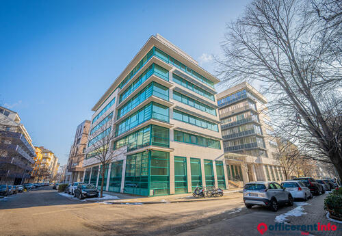 Offices to let in Medve Corner Irodaház